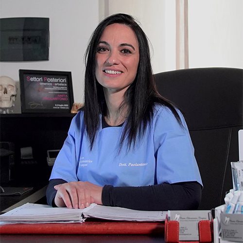 Dentista Capaccio - Centro Odontoiatrico Campano - Dottoressa in studio
